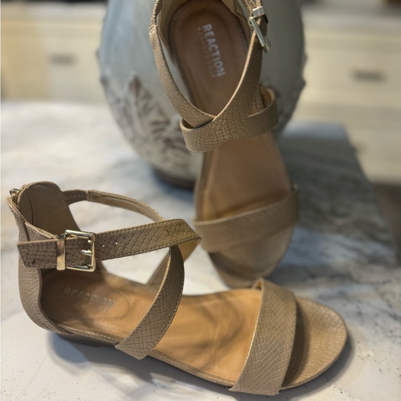 Reaction Kenneth Cole Great Cross Wedges Sandal Soft Golf - Picture 8 of 8